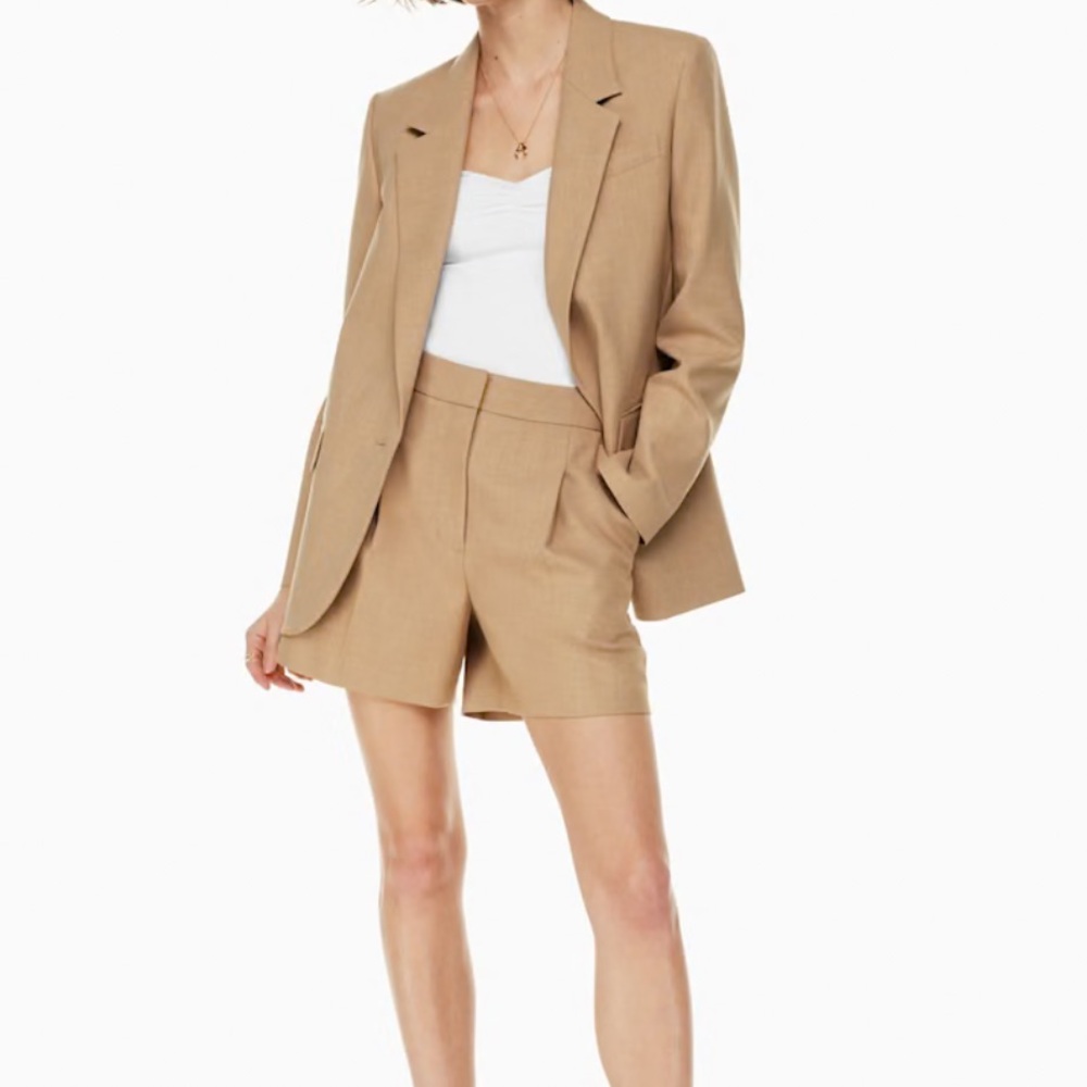Wilfred Ibiza short in cafe camel